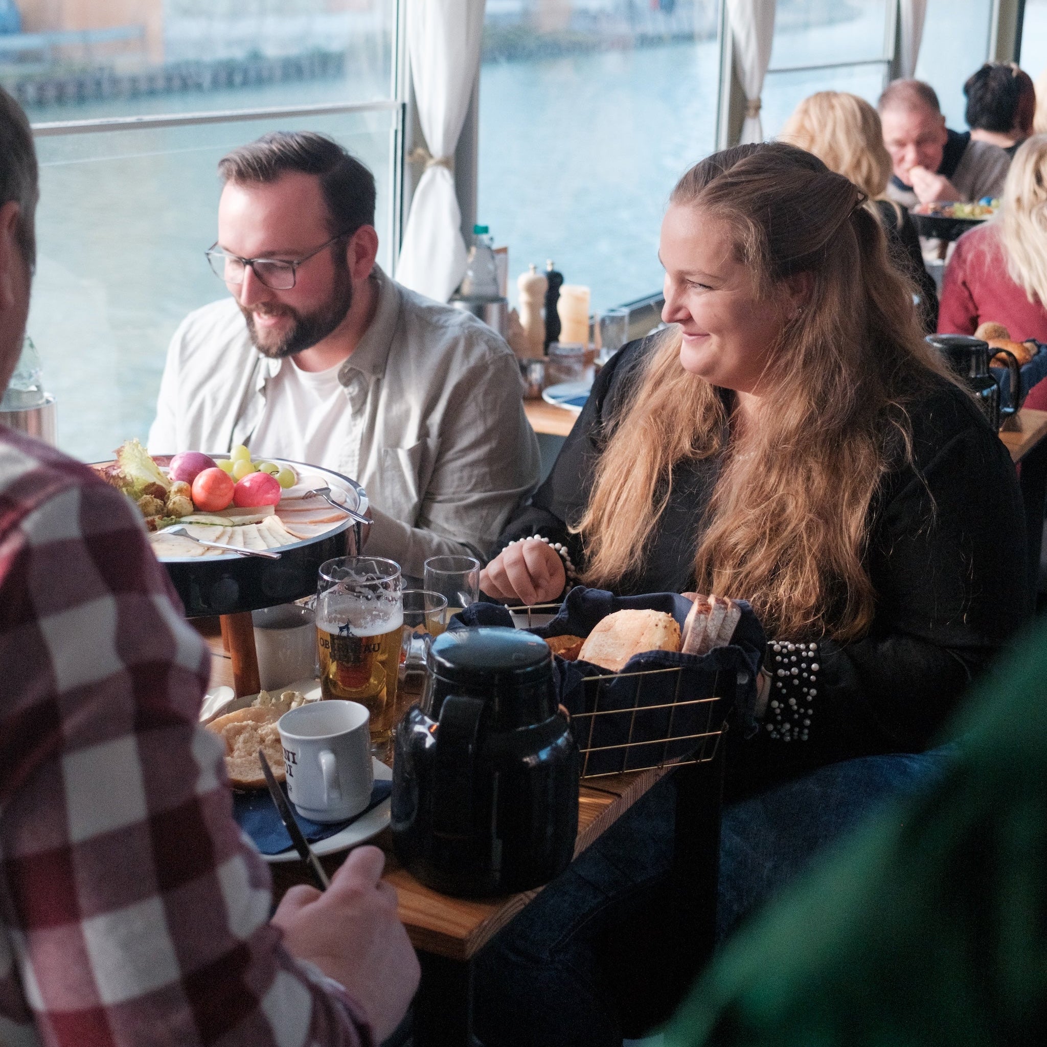 Fräulein Früh Gäste